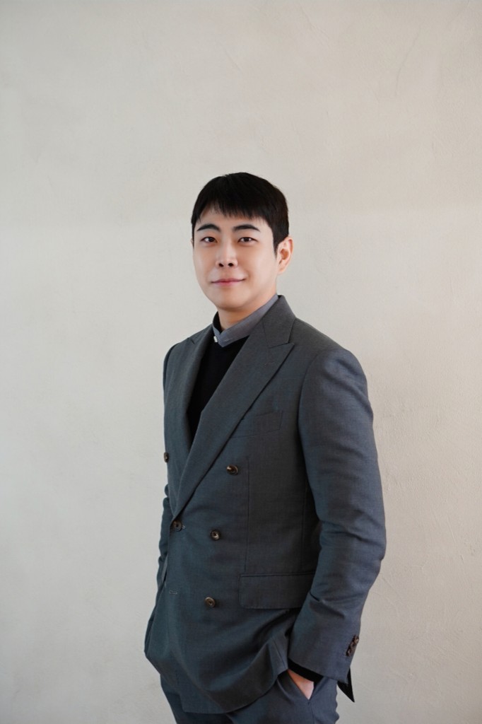 Wook Lee